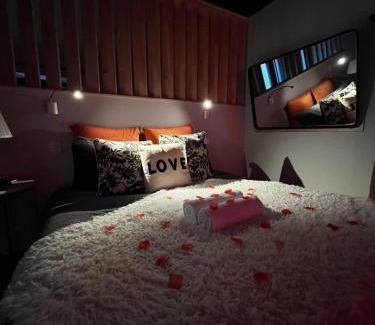 Le Perrier House | Love room - Parenthèse romantique avec spa privé