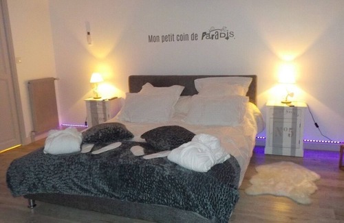 Castels Bed & Breakfast | 💕 𝙇𝒐𝙫𝒆 𝑹𝙤𝒐𝙢 𝙍𝒐𝙢𝒂𝙣𝒕𝙞𝒒𝙪𝒆, 𝙋𝒆́𝙧𝒊𝙜𝒐𝙧𝒅 