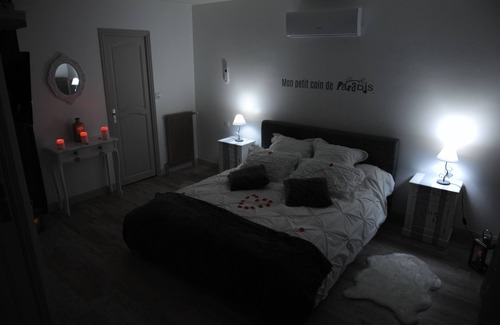 Castels Bed & Breakfast | 💕 𝙇𝒐𝙫𝒆 𝑹𝙤𝒐𝙢 𝙍𝒐𝙢𝒂𝙣𝒕𝙞𝒒𝙪𝒆, 𝙋𝒆́𝙧𝒊𝙜𝒐𝙧𝒅 