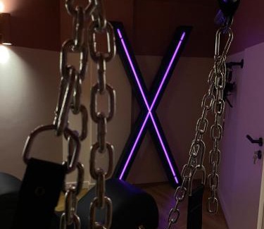 Neudorf Est Apartment | Love Room Strasbourg, Sauna, Spa, Suite Ibiza, Évasion Romantique et Sensuelle