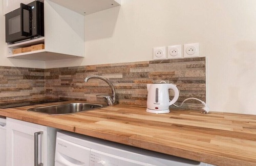 Villeneuve-le-Roi Apartment | Love Room with Jacuzzi, Le Saccard