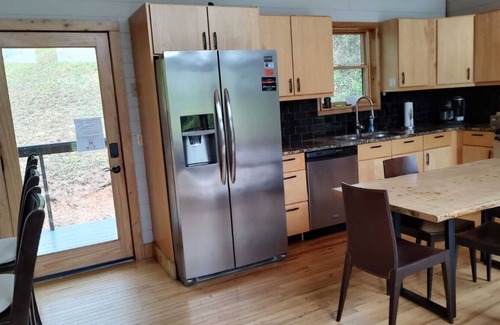 Almond Cabin | Love's Lane - Secluded Couples' Getaway