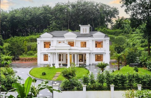 Raroth Villa | Love Shore Luxury Private Pool Villa near Thusharagiri Waterfalls
