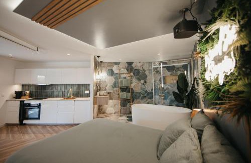 Sausset-les-Pins Apartment | Love & Sunsets Suite