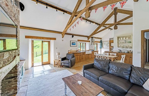 Burgh Island House | Love the Beach? Love Golf? Gorgeous, dog friendly cottage in Bigbury is for you!