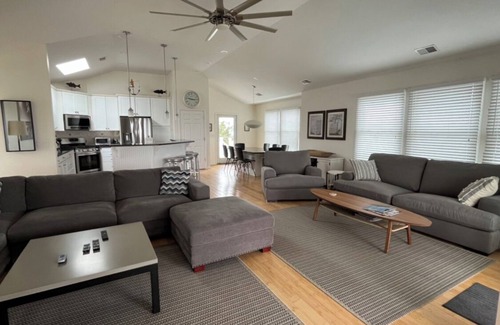 Loveladies House | Loveladies- Private Lane 4BR/Pool-Steps to Ocean/Ocean & Bay Views