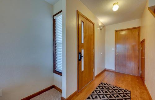 Loveland House | Loveland Townhome Walkable to Lake and Park!
