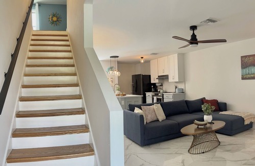 Diplomat House | Lovelee Villa Cozy 2-Story Home in Beautiful Cape Coral!