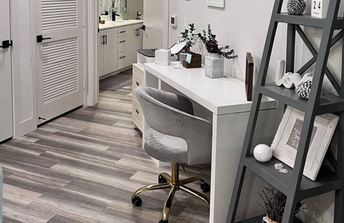 Platinum Triangle Apartment | Lovely 1 Bd 1 Ba in Amazing Location Close to All Attractions!