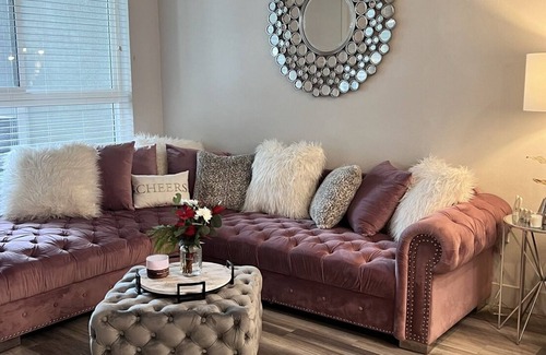 Platinum Triangle Apartment | Lovely 1 Bd 1 Ba in Amazing Location Close to All Attractions!