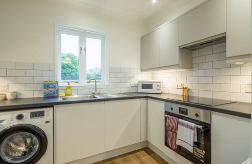 Cambridge Apartment | Lovely 1 Bed Apartment With Free Parking & Garden