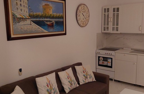 Perea Apartment | Lovely 1-Bed Apartment in Perea