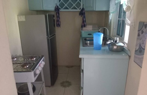 Ewarton Cottage | Lovely 1-bed Cottage in St Catherine Jamaica