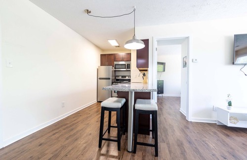Lakewood Apartment | Lovely 1 Bed Unit w/Free Parking on the Premises