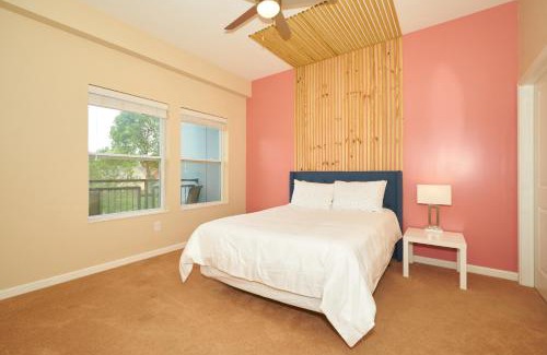 Fall Creek Place House | Lovely 1-Bedroom apartment w free parking garage