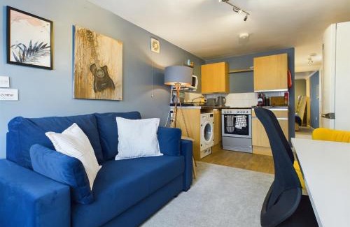 Tilehurst Apartment | Lovely 1 bedroom apartment with parking