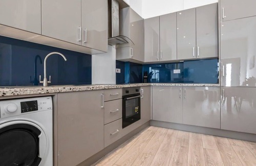 Woking Apartment | Lovely 1 Bedroom Apartment in Central Woking