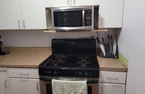 Queens Apartment | Lovely 1 bedroom apartment with AC in Queens