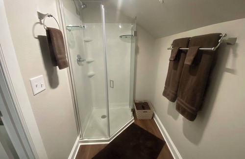 Wapiti Apartment | Lovely 1-bedroom apartment 30 miles from Yellowstone & 30 minutes from Cody