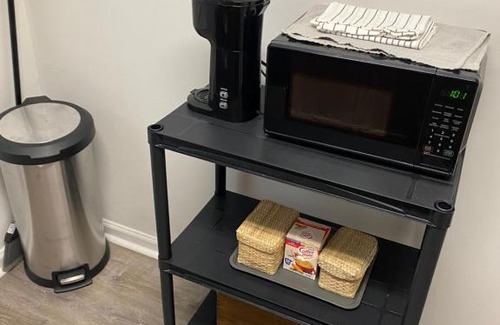 Snyder Square Apartment | Lovely 1 bedroom apartment with free parking