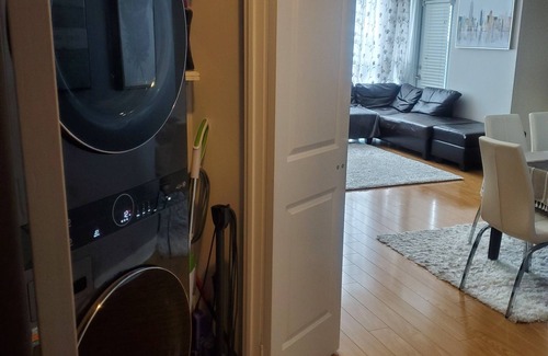 Downtown Mississauga Apartment | Lovely 1 bedroom Condo Downtown Mississauga Square One