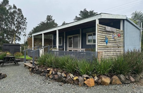 Hakaru Cabin | Lovely 1-bedroom cabin in Hakaru. Take a break and unwind at this peaceful oasis