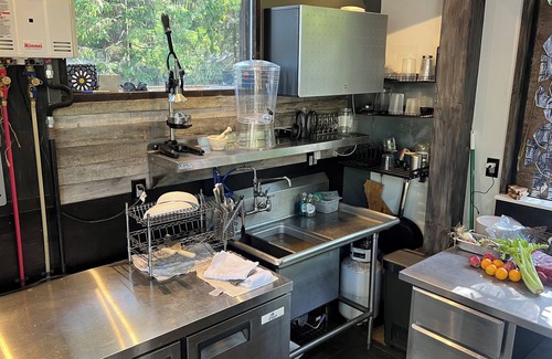 Glencoe Cabin | Lovely 1-bedroom cabin in Pioneer plus camping and Rv Sites w/10 person hot tub