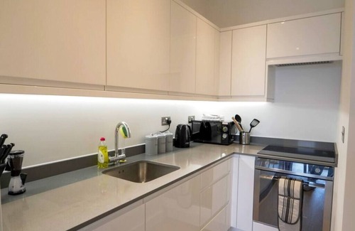 St Albans Apartment | Lovely 1 Bedroom City Apartment , 5 mins Walk to