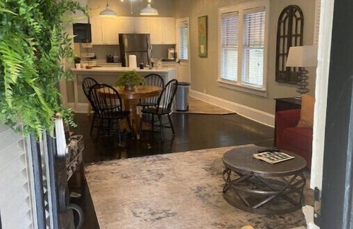 Dixieland Condo | Lovely 1 bedroom condo. With its own driveway