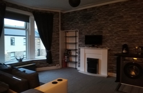Largs Apartment | Lovely 1 Bedroom condo with sea views.