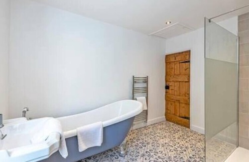 Malpas Cottage | Lovely 1 Bedroom Cottage - Bay Cottage
