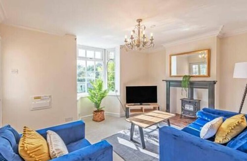 Malpas Cottage | Lovely 1 Bedroom Cottage - Bay Cottage