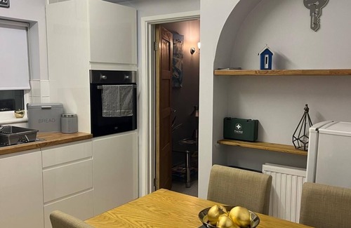 Hythe Apartment | Lovely 1 Bedroom Ground Floor Apartment max 4 per