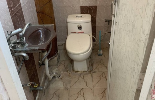 Janakpuri Apartment | LOVELY 1 BEDROOM