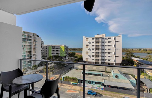 Mackay Apartment | Lovely 1-bedroom in the Heart of Mackay w/Pool