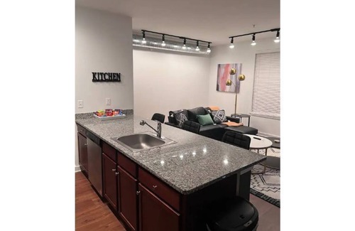 Downtown Memphis Apartment | Lovely 1 Bedroom Loft