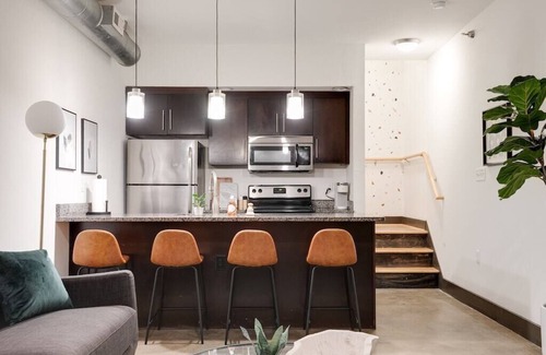 Monroe Ward Apartment | Lovely 1-Bedroom Loft with Free Parking and Wifi