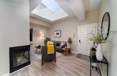 Civic Core Apartment | Lovely- 1 Bedroom rental in Downtown San Diego.