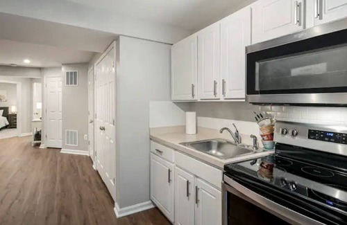 Leesburg Apartment | Lovely 1-bedroom rental unit with free parking