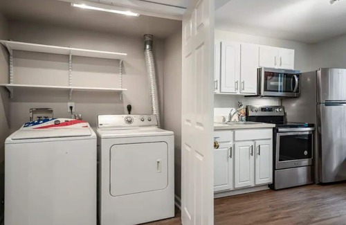 Leesburg Apartment | Lovely 1-bedroom rental unit with free parking