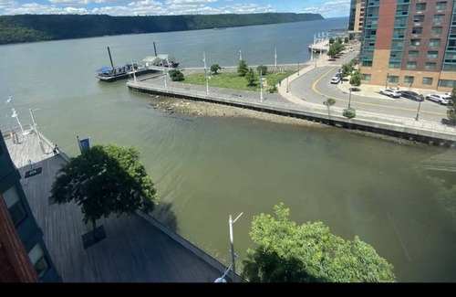 Ludlow Apartment | Lovely 1-Bedroom rental unit by the water in Yonkers