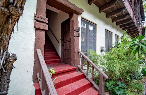 Beachwood Canyon Apartment | Lovely 1 Bedroom Serviced Apartment in Hollywood x Native