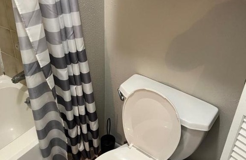 George Bush Park/Eldridge Apartment | Lovely 1-Bedroom Townhome with Nice Amenities