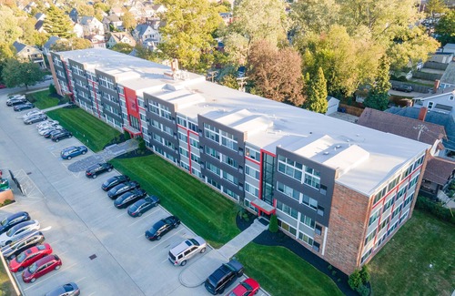 Lakewood Apartment | Lovely 1 - bedroom unit/free parking on premises