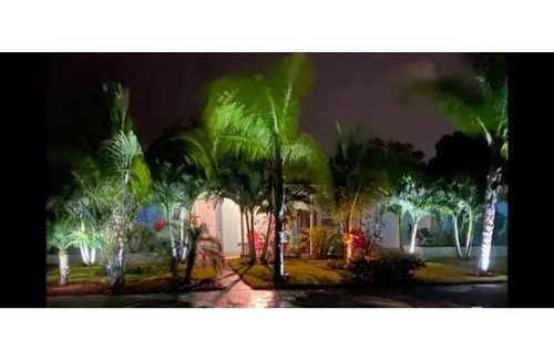 Jupiter House | Lovely 1 Bedroom with a Pool