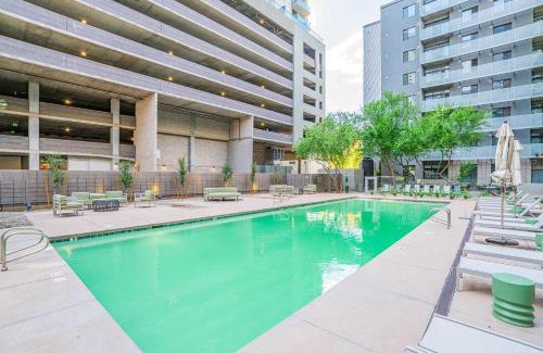 Evans Churchill Apartment | Lovely 1BD - Central Downtown - Gym, Pool, Parking