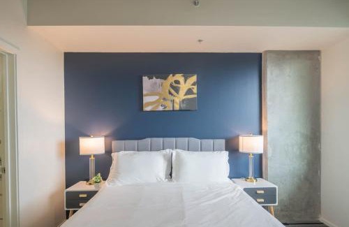 Evans Churchill Apartment | Lovely 1BD - Central Downtown - Gym, Pool, Parking
