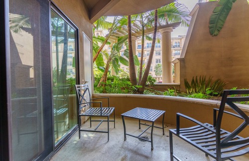 Wilshire Apartment | Lovely-1bed Condo in DTLA + Parking & Wifi