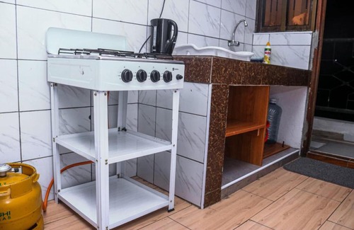 Bamburi Apartment | Lovely 1bedroom with WIFI and ample parking 2mins walk to Bamburi Kenyatta Public Beach (Pirates)