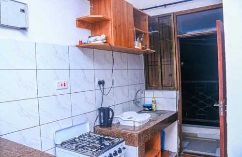 Bamburi Apartment | Lovely 1bedroom with WIFI and ample parking 2mins walk to Bamburi Kenyatta Public Beach (Pirates)